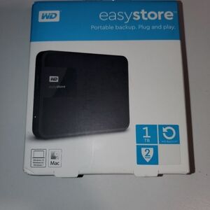 Easystore portable backup plug and play 1 TB